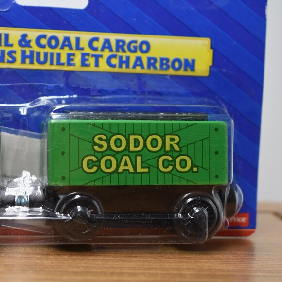 Oil Vicarstown & Coal Cargo Thomas & Friends Wooden Train Fisher Price Sealed - Picture 3 of 10